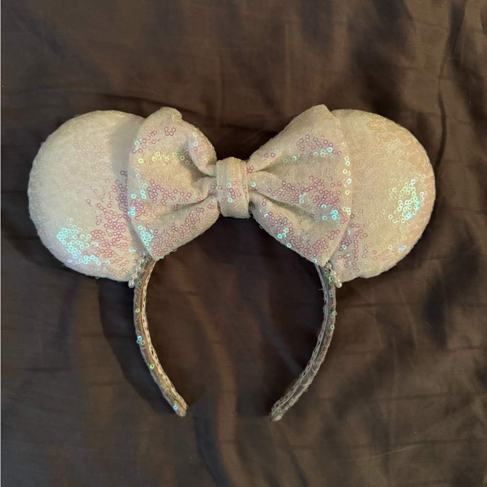 ✨white minnie mouse ears✨